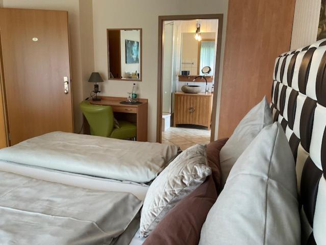 Zu Jeddelohs Lodge Hotel Gladenbach Екстериор снимка